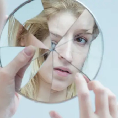 اختلال شخصیت مرزی؛ ریشه‌ها، علائم، درمان